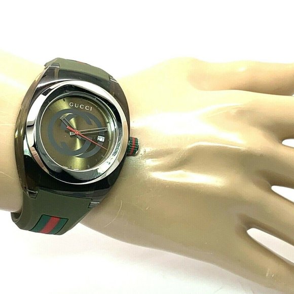 GUCCI SYNC YA137106 Green Rubber Band Men's Watch - Picture 4 of 12